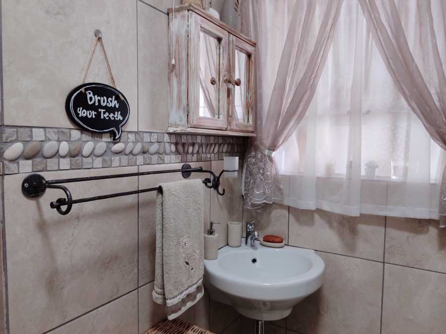 4 Bedroom Property for Sale in Wilkoppies North West